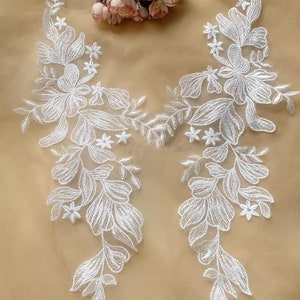 Off White Floral Lace Appliques,Mirror Pair Pretty Flowers vines Embroidery Lace Patches,Sewing on Wedding Dress,Bridal Veil,DIY Craft