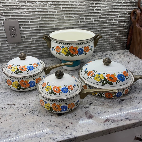 1979’s Newcore Regency cookware set