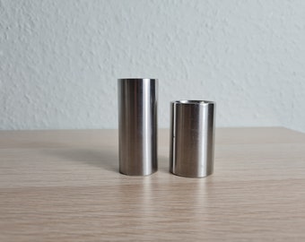 Stelton salt and pepper shaker - Design by Arne Jacobsen - Cylinda line - Danish design - Stainless steel shakers