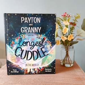 Grandparent Gift - Personalized ’Cuddle’ Book for 2 - a Keepsake Gift for Grandmas, Nanas, Omas and Grandads to share with their Grandkids