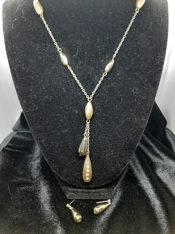 Teardrop Gold Necklace and Earrings - image 1