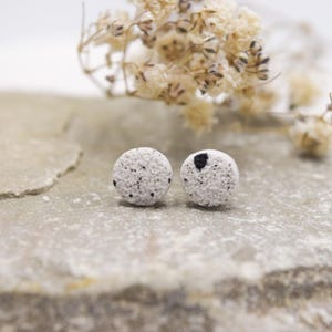 JONNA various colors // small earrings // unique // circle earrings