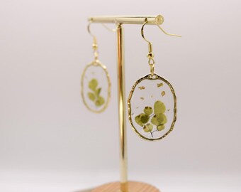 CAMILLA | Brincos banhados a ouro 18k com flores naturais e resina epóxi com visual vintage