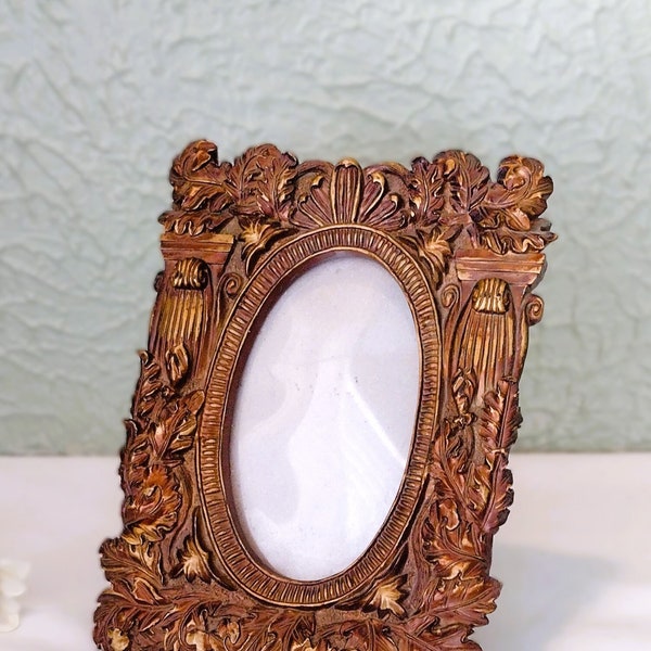 Vintage Gold Tone Cast Resin Picture Frame w/ Oval Opening - Ornate Detail Photo Frame - 4x3  - Mid Century/Victorian