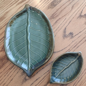 Pier 1 One Leaf Shaped Serving Dishes/Trinket Dish/Ceramic Tray - Dark Moss Green Stoneware Set of 2 - Autumn/Fall/Harvest/Boho