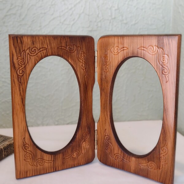 Vintage Wooden Double Picture Frame - Wood Oval Folding Photo Frame- Hinged Bi-Fold Carved Wood Frame - 4x6 - Rustic/ Boho/ Western/ Cabin