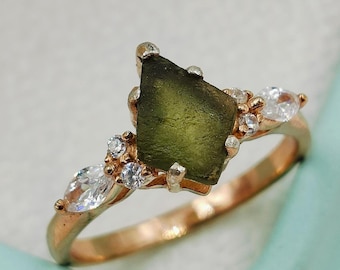 Raw Moldavite Ring: Kite Cut, 925 Sterling Silver, Czech Meteorite