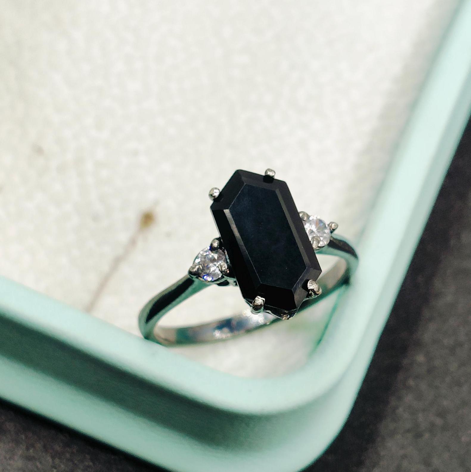 ブラックオニキスリング：ロングヘキサゴン、925スターリングシルバー 