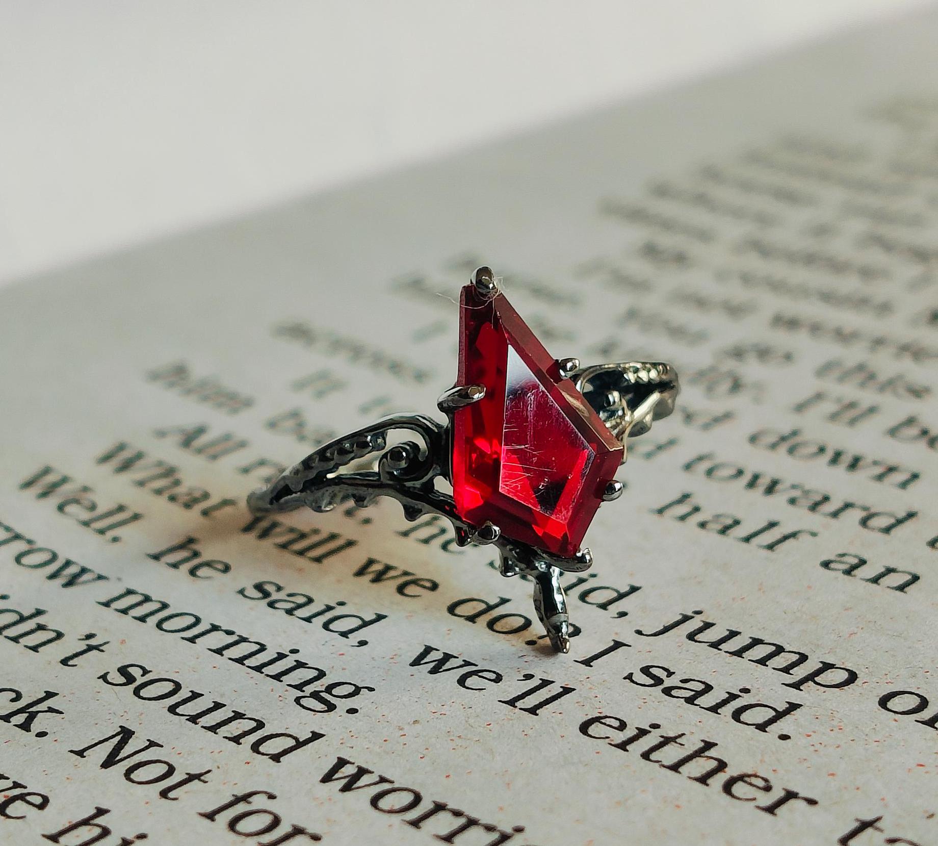 カイトレッドルビーリング：925スターリングシルバー7月誕生石リング