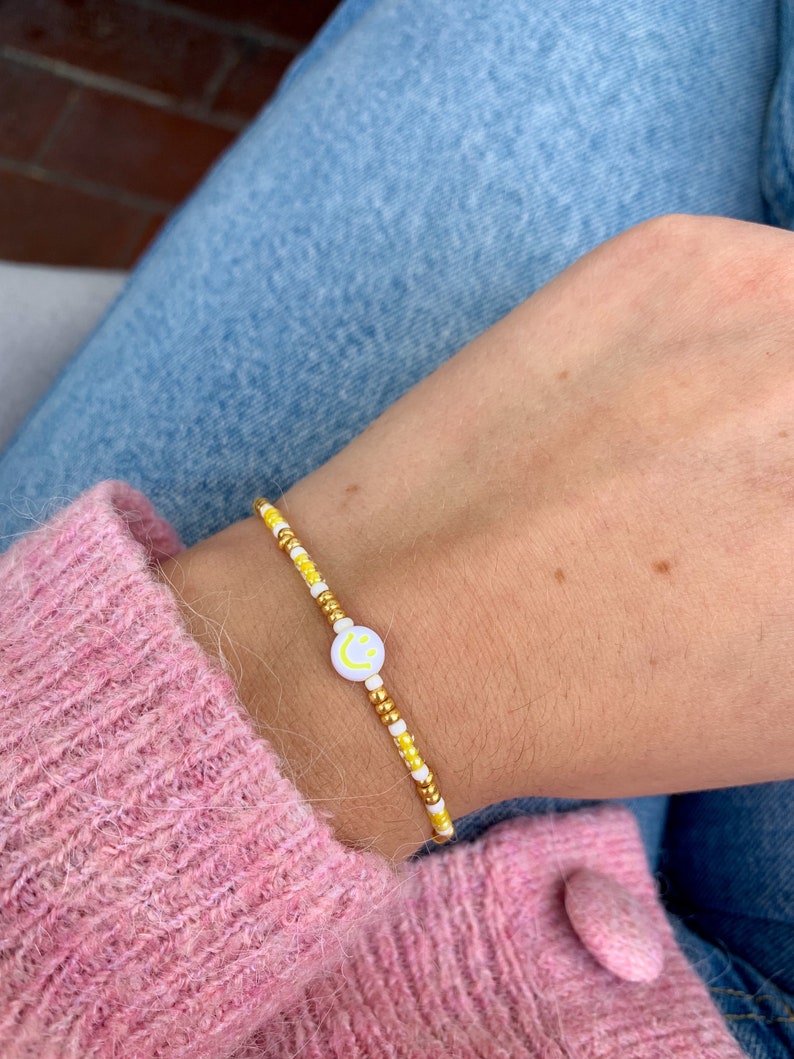 Smiley Perlenarmband Gelb