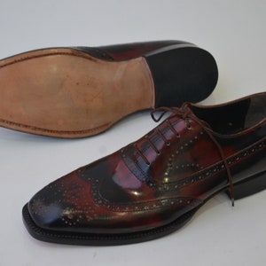 Handgemachte weinrote Brogue Oxford Schuhe: Herren Leder Flügelspitze Anzug Schuhe