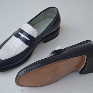 Bespoke Men&#39;s Handmade Dark Blue & White Color &quot;Good Year Welted&quot; Genuine Leather Stylish Alligator Top Loafer Slip On Shoes