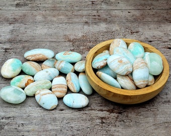 Caraïbische calcietpalmsteen - Blauwe kalmerende kristallen (45 mm-90 mm)