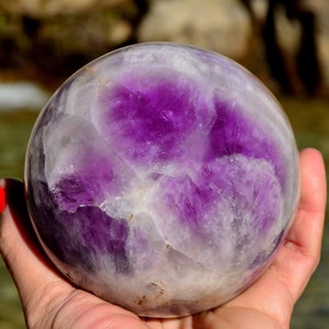 Extra Große Amethyst-Kristallkugel (70 mm - 95 mm), XL-Chevron-Amethystkugel, natürliches Mineral