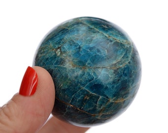 Niebieska kula kryształowa z apatytu – mineralna dekoracja prezentowa (45 mm-60 mm)