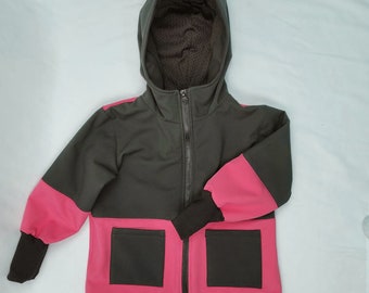 Giacca Nera con Rosa (collezione FLY). Giacca softshell per bambini. Softshell. Giacca da esterno. giacca softshell con zip, giacca antipioggia, w