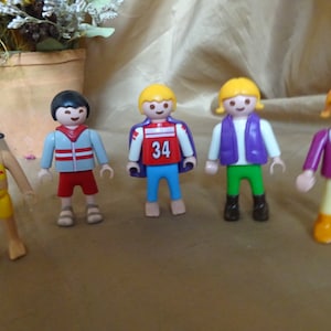 Figurine Playmobil fille et garçon à choisir entre enfants 