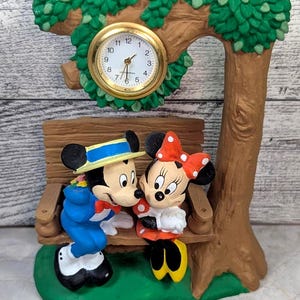 Vintage Walt Disney&#39;s Mickey & Minnie Mouse - Verichron Clock - Japan Movt