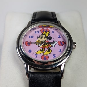 Vintage Disney Store Minnie Mouse Love Hearts Womens Wrist Watch (GOOD WORKING CONDITION)