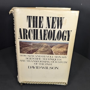 The New Archaeology by David Wilson Hardcover First Edition First Printing 1974 (with typo misprint!)