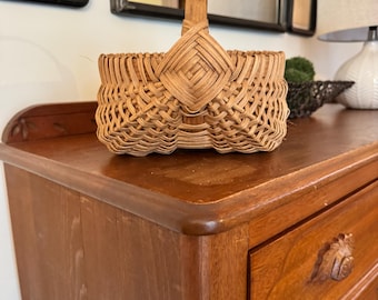 Egg basket 8 inch diameter