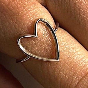 14K Solid Gold open heart ring -Promise ring -  Valentines Ring - Love Jewelry - Dainty ring for women