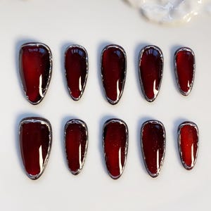 Dunkelrote Katzenauge Nägel/3D Silber Chrom Nägel/Gothic Press on Nägel lange Mandel Nägel/Glitzer Nägel/Rote Nägel/Geburtstagsnägel/Schwarz rote Nägel