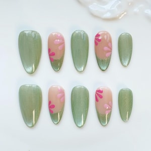 Green Cat Eye Nails/Daisy Nails/Green Press on nails long almond nails/Green Nails/Holiday Nails/French Nails/Elegant Nails/Birthday Nails