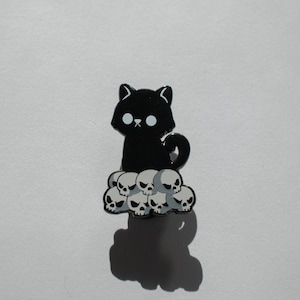 B-GRADE Black Cat Enamel Pin with Skulls | Unique Halloween Accessory, Perfect for Jackets or Backpacks, Ideal Gift for Cat Lovers