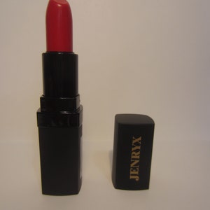 JENRYX LIPSTICK Cherry red is long lasting, water & smudge proof, organic, hypoallergenic, vegan, free of animal products or paraben.