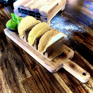 Taco stand, Taco holder, wood taco holder, Taco plate. Great for taco nights! Holds 3 tacos.