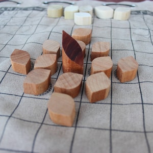 Portable Viking Chess (Hnefatafl) Travel Board Game – Handmade Leather Roll‑Up Set