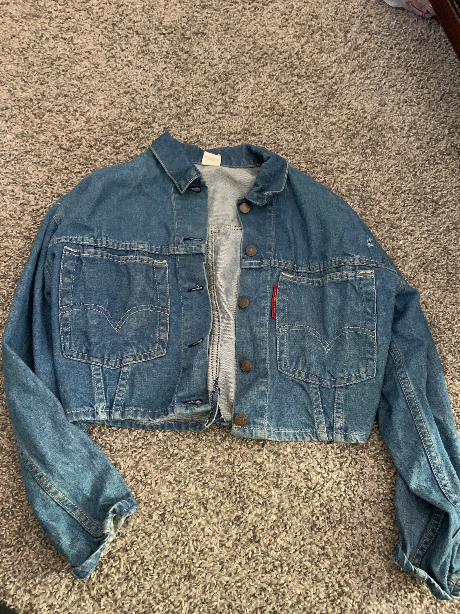 This Vintage Levi’s denim jacket is perfect for spring and has oversized front pockets.