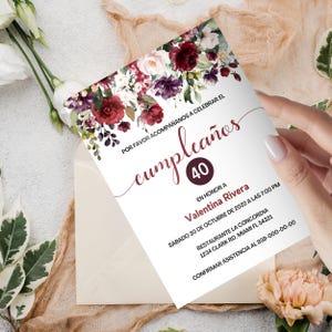 Invitación de cumpleaños floral española, flores rojas (digital)
