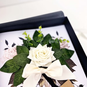 Luxe gepersonaliseerde trouwkaart voor schoondochter, handgemaakte, elegante trouwkaart in doos, 3D, geurend, boeket bloemen.