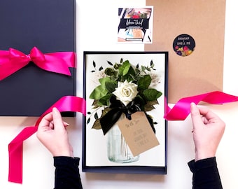 Handgemachte duftende Hochzeitskarte: Ivory Rose Bouquet, personalisierte Andenken