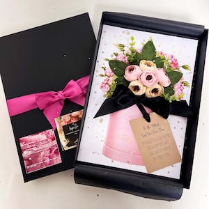 Gepersonaliseerde handgemaakte roze pioen valentijnskaart voor haar, vriendin en vrouw - verpakt met handgemaakte geurende zijden pioenrozen die eeuwig meegaan