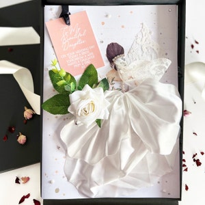 Tochter HOCHZEITS-KARTE Heute eine Braut immer eine TOCHTER von Mum & Dad Handgemacht mit duftender Ivory Velvet Rose