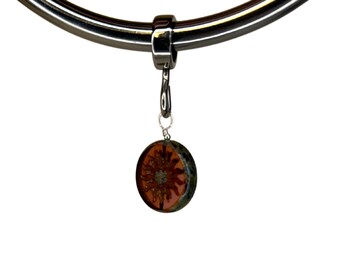 Colgante de cristal checo con dije de sol terroso para nuestros collares Eternity de 8 mm y 6 mm