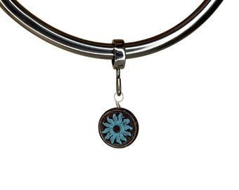 Colgante de cristal checo con dije de sol verde azulado para nuestros collares Eternity de 8 mm y 6 mm