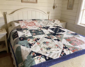 Handgjort queen size-täcke i lantlig stil – Blå, rosa och grön blommig lapptäcke filt överkast påslakan plädfilt