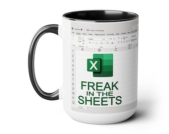 Tazza Freak In The Sheets: Tazza da caffè da 15 once con foglio di calcolo