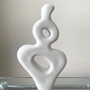 Escultura abstracta de arcilla