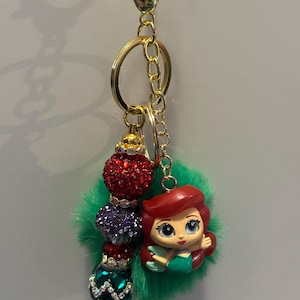 Llavero de Ariel hecho a mano / Colgante para bolso rojo turquesa brillante, accesorio con temática oceánica imagen 1