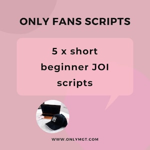 以下が含まれることがあります： 上部に「ONLY FANS SCRIPTS」というテキストが入ったピンク色のグラフィック。ピンク色の吹き出しには「5 x short beginner JOI scripts」というテキストが入っています。白のトリムと「AM」の文字が入った黒い野球帽が下にあります。