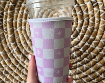 Lilac Checkered Coffee insulated cover: Iced Drink Sleeve, 20-24oz Cup Cover.