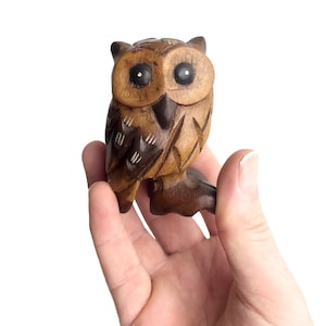 Hand carved Wooden Owls&#39; figurine ornaments - bird lovers gifts for the home.