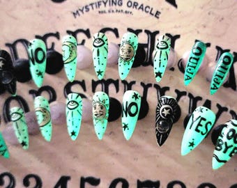 Ouija Press-On Nails