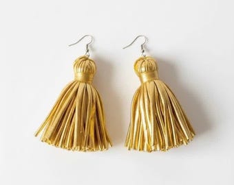 Pendientes de oro metálico