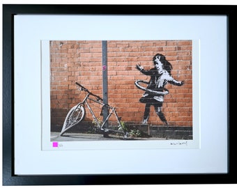 BANKSY - Girl hoola hoop - lithographie CERTIFICATE Original M Arts Edition Signed Numbered 150 Framed (Banksy Art, Banksy wall, lithograph)